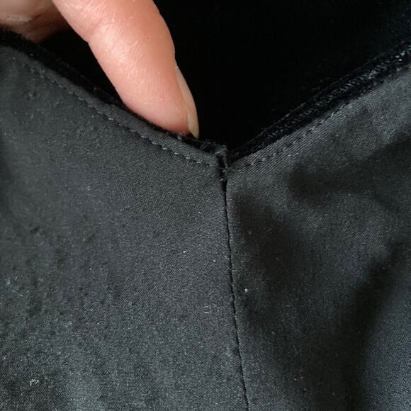 NWT (flawed) Banana Republic Black Velvet Cropped‎ Sleeveless Jumpsuit Sz 14 - Picture 10 of 12